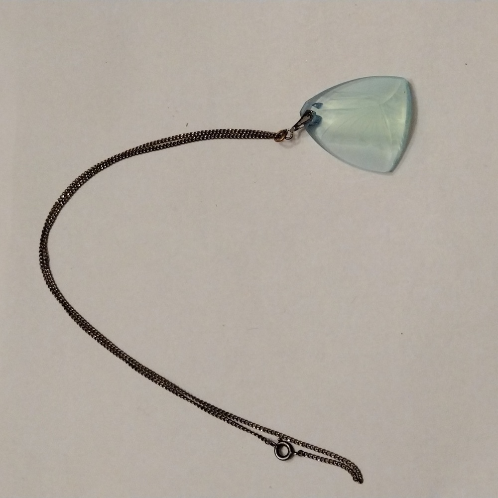 SOLD!! Vintage Hand Carved Butterfly Blue Topaz Pendant on Chain Necklace! - Picture 3 of 9